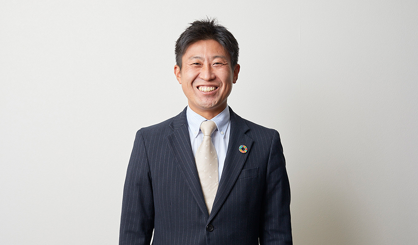 新野　大輔